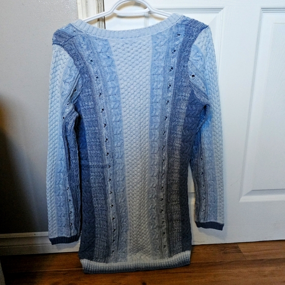 Cozy Blue Cable Knit Swetaers - Picture 2 of 3